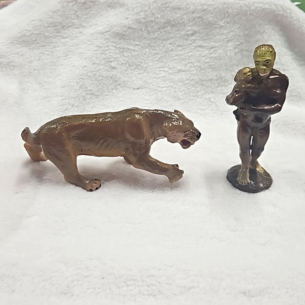 1988 The Carnegie Safari Ltd Australopithecus Female& Smilodon Toy Figurines Lot